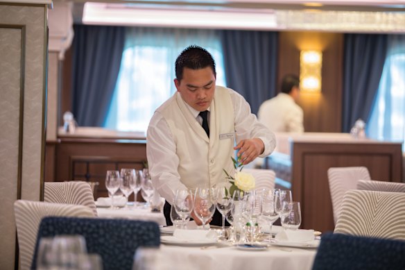 Seven Seas Mariner’s Compass Rose is consistently the best main dining restaurant afloat.