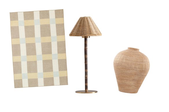 “Nice” outdoor rug; “Hugo” lamp; “Anthea” urn.  