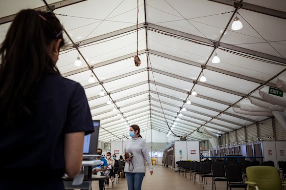 There are 300,000 vaccination appointments available until mid-September. 