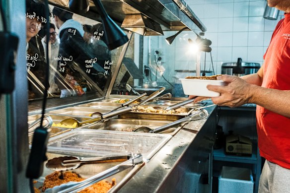 During the week, Chomp Chomp serves a buffet-stlye menu of Singaporean comfort food favourites.