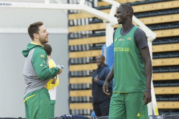Matthew Dellavedova (left) and Thon Maker (right) training with the Boomers in 2018.