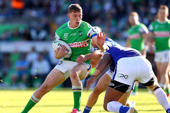 Englishman Matty Nicholson has agreed to a three-year extension with Canberra.