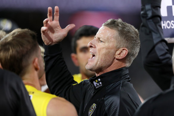 Damien Hardwick had some post-match banter with a Power fan.
