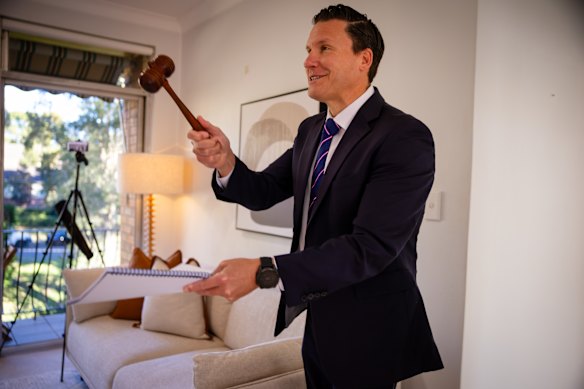 Blink and you'll miss it. Auctioneer Pete Matthews ran a short auction at 14/38-40 Centennial Avenue, which started and ended with one bid.