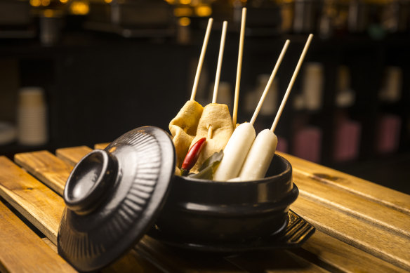 Odeng (dough made of fish paste threaded onto skewers).