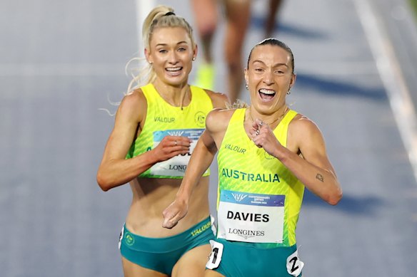 Davies leads Hull to the line.