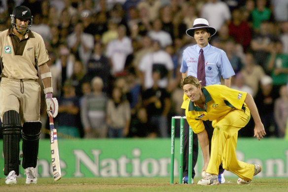 Glenn McGrath pretends to bowl underarm on the last ball.