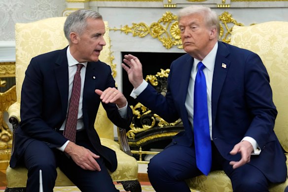 Perdana Menteri Kanada Mark Carney dan Presiden Donald Trump di Gedung Putih tahun lalu.