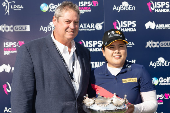 Stephen Pitt, pictured with Australian Open winner Inbee Park, has quit as CEO of Golf Australia.