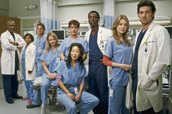 The original cast of Grey’s Anatomy (from left to right): James Pickens, Chandra Wilson, Justin Chambers, Katherine Heigl, T.R. Knight, Sandra Oh, Isaiah Washington, Ellen Pompeo and Patrick Dempsey.