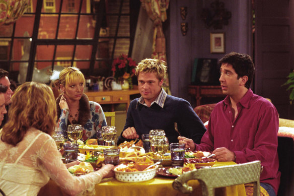 Brad Pitt (centre) in the “I hate Rachel Green” episode of Friends.