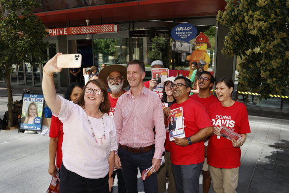 Donna Davis, Labor candidate for Parramatta, was joined by Minns at Parramatta Square.
