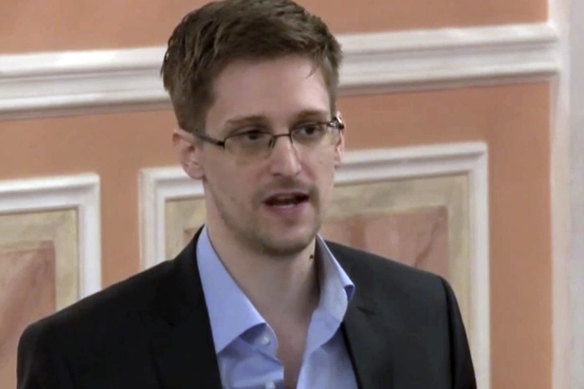 Former National Security Agency systems analyst Edward Snowden was granted Russian citizenship.