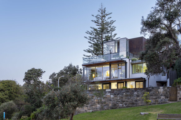 The Tamarama house of Antony Spanbrook and Chris Yeo remains for sale for $20 million.