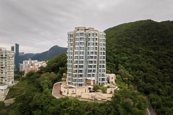 Two of the sellers in Frank Gehry’s Opus Hong Kong building were once among China’s richest men.