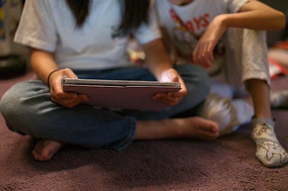 Australia has become the world’s first country to enact a ban on social media for under-16s. 