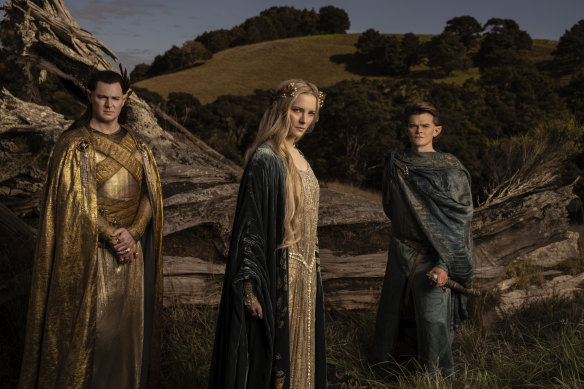 The High King of Lindon, Gil-galad (Benjamin Walker), with Galadriel (Morfydd Clark) and Elrond (Robert Aramayo).