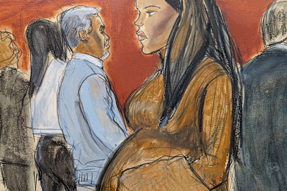 A courtroom sketch of Casandra Ventura walking out past Sean Combs after testifying.