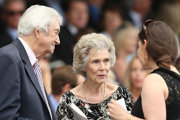 Daphne and Richie Benaud with Gretel Packer at the memorial service for Tony Greig at the Sydney Cricket Ground in 2013.