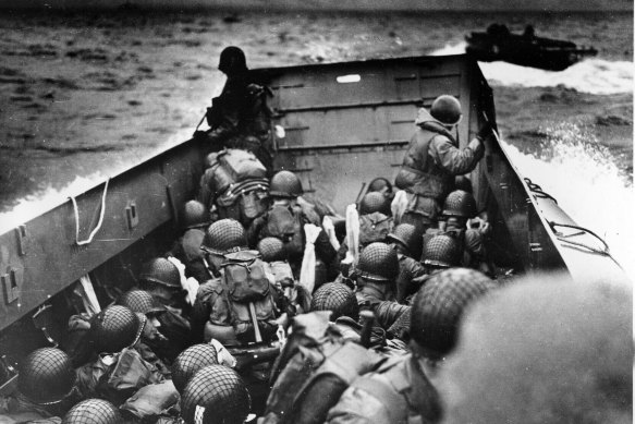 US soldiers approach shore during the D-Day operations.