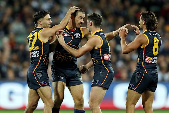The Crows lead comfortably at the final change.