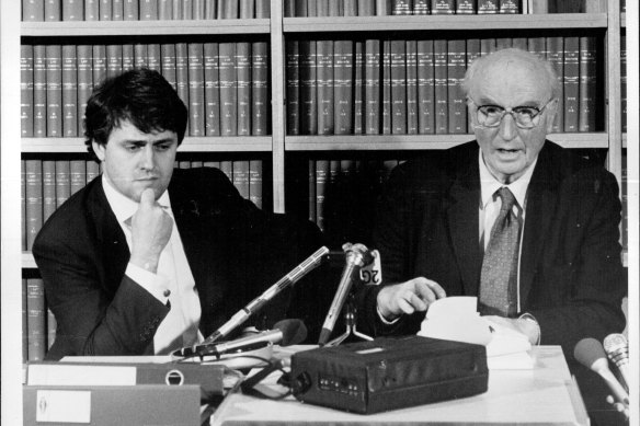 Malcolm Turnbull with former British spy Peter Wright after their legal victory in December 1986.