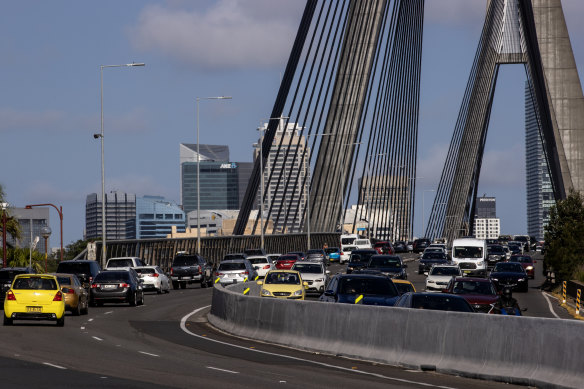 The Anzac Bridge has four lanes in each direction.  