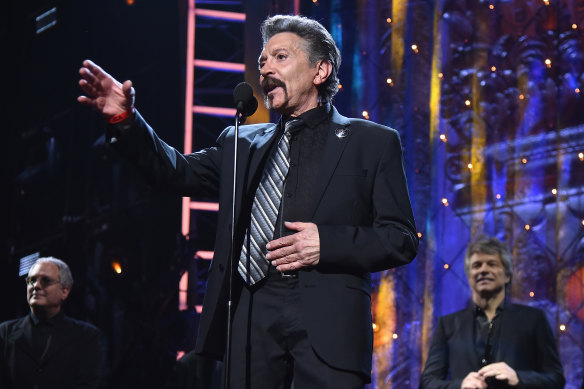 Alec John Such on stage during the Rock & Roll Hall of Fame induction ceremony  in 2018.