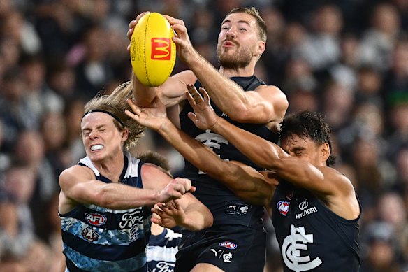 McKay climbs above the pack at the MCG.