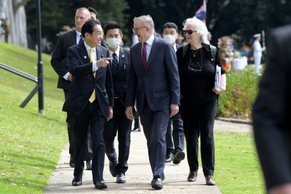 Prime Minister Anthony Albanese  and Japanese PM Kishida Fumio wander at Kings Park. 