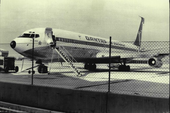 A Qantas jet quarantined in Sydney as the cholera scare spreads in 1972.