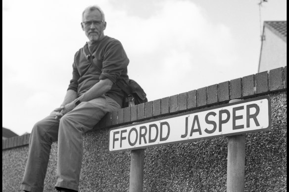 Fforde previously worked in the film industry as a focus-puller.