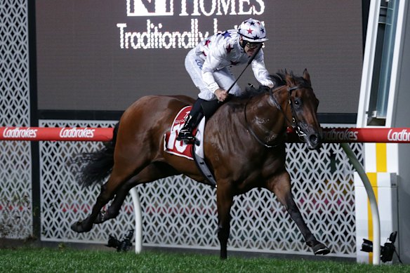 Sunlight returns to The Valley where she won the group 1 William Reid.