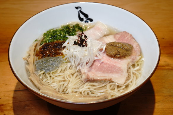 The shio soba with sea bream and clam stock at Konjiki Hototogisu.