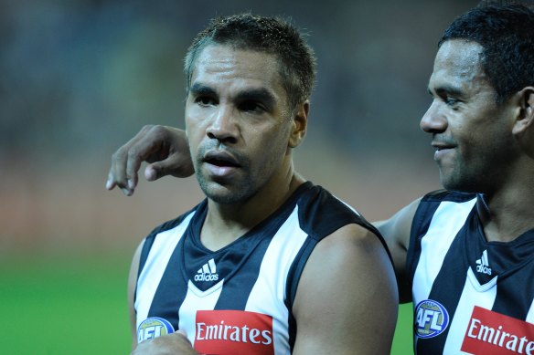 Andrew Krakoeur and Leon Davis during their time at Collingwood.