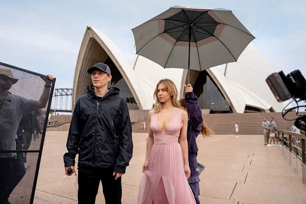 Will Gluck, Sydney Sweeney 