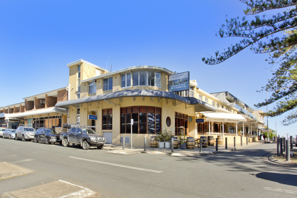 The Seabreeze Beach Hotel in South West Rocks, NSW is being sold by long-term owners the Short family.