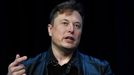 Elon Musk has given Tesla staff an ultimatum.