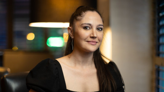 Psychologist Ariane Beeston has written a detailed, and candid account of post-natal psychosis, anxiety and depression, aiming to help other women for whom motherhood has brought unexpected mental health challenges.