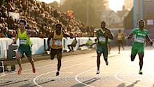 Anchor runner Rohan Browning holds on to clinch gold for Australia.