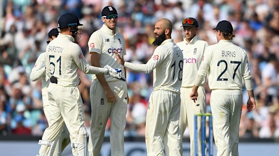 England’s Test team must be committed if they are to win the Ashes in Australia.