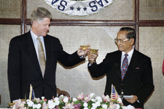Bill Clinton with Ramos during a visit to the Philippines in 1994.