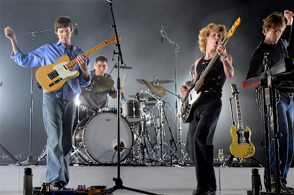 Parcels in full flight. 