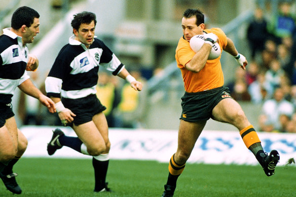 David Campese mesmerises the Barbarians during a 1992 Test match.