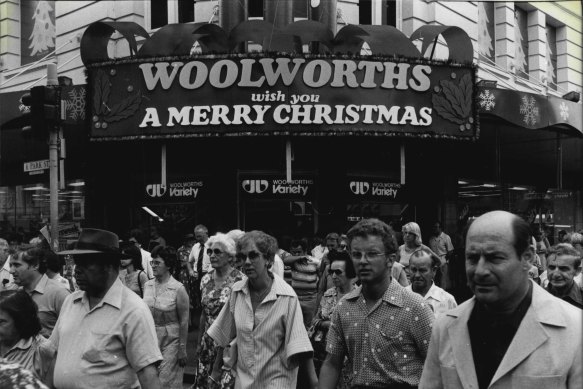 Shoppers were not deterred from shopping at Woolworths' Town Hall store after the recent spate of bombings, December 29, 1980.