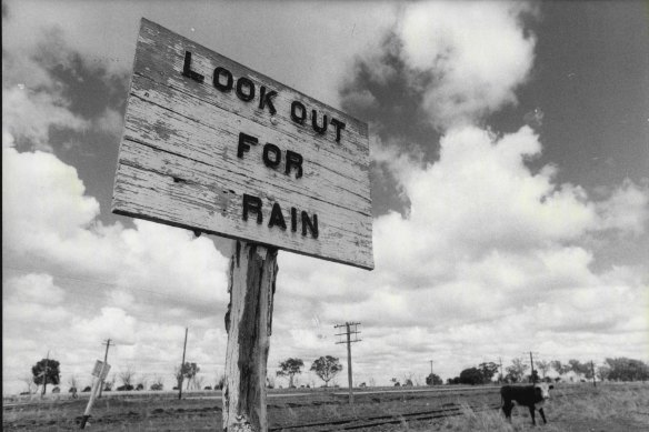 A sign with a humour adjustment near Moree in the 1980 drought.