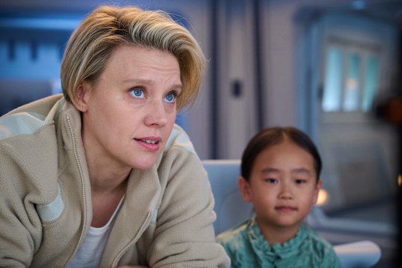 Kate McKinnon (left) and Yeji Kim in In the Blink of an Eye.