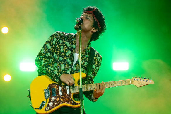 ‘Gotta kiss myself’: Bruno Mars was not to be eclipsed at his first Sydney show.