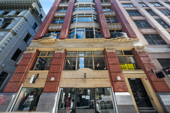 Rag traders Rodd & Gunn have leased office space on Flinders Lane.