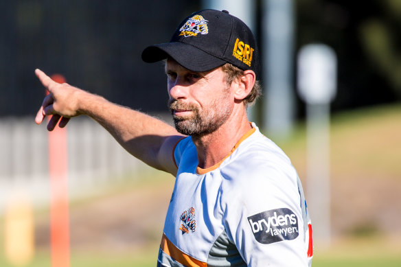 Brett Hodgson coaching at the Wests Tigers in 2019.